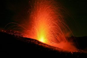etna - eruzione etna con fontane di lava