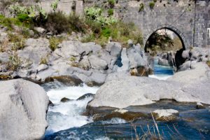 fiume alcantara - ponte san nicola castiglione