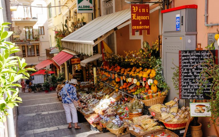 mercato-delle-spezie-taormina-
